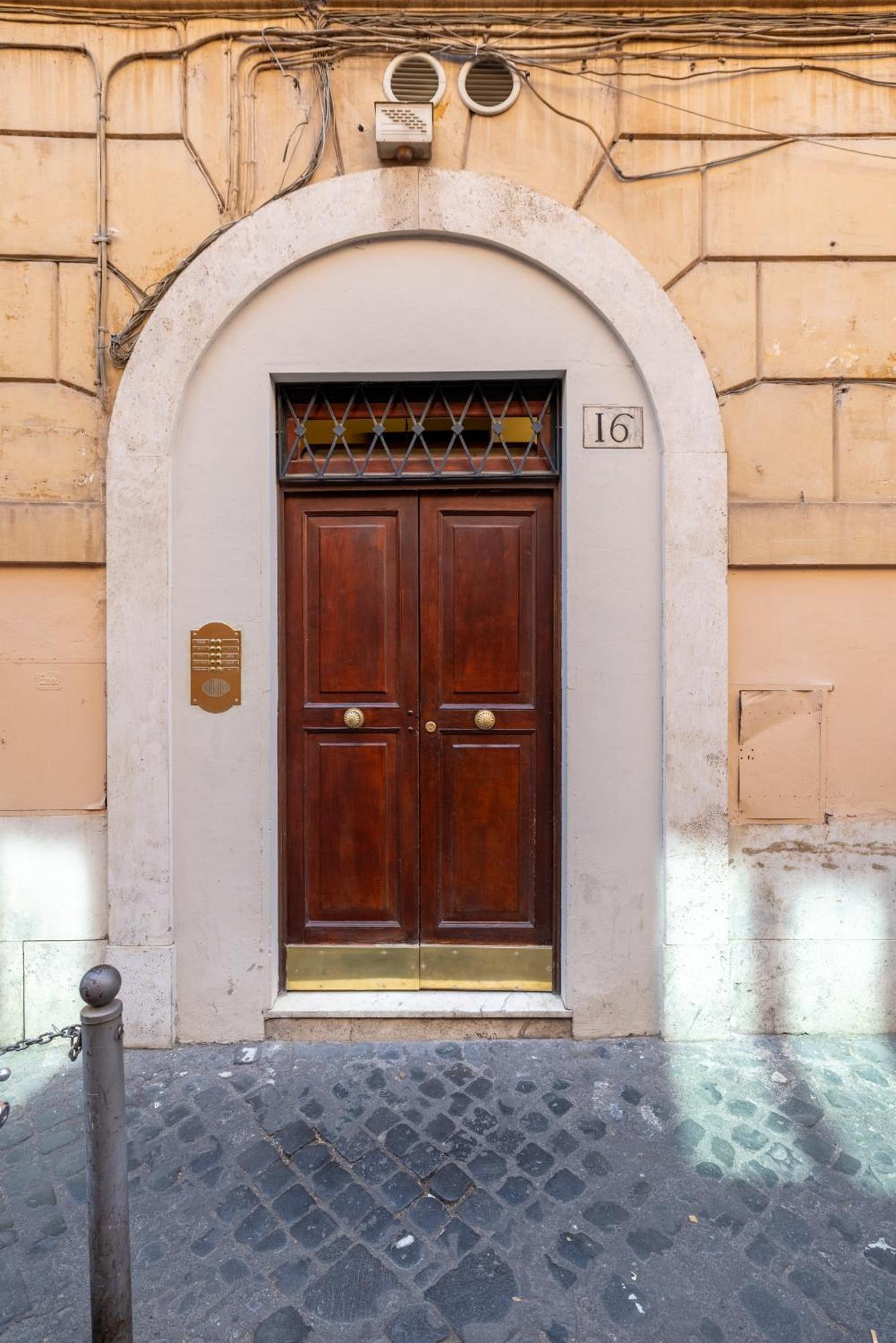 רומא Charming 3 Bedroom Apartment In The Historic Center מראה חיצוני תמונה